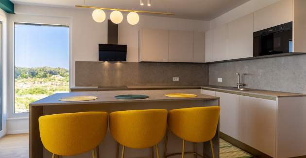 Casagrande / Three-Bedroom with Balcony and Sea View A6