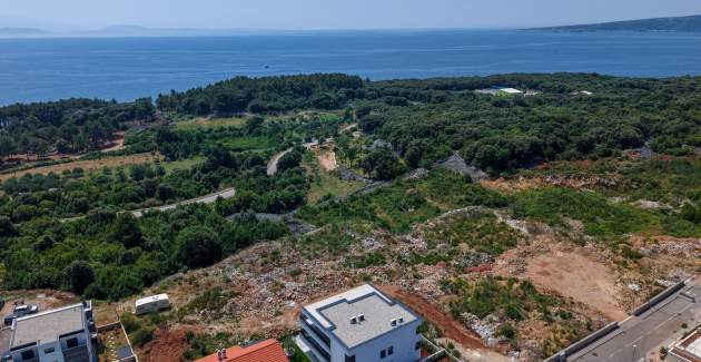 Casagrande / Three-Bedroom with Balcony and Sea View A6