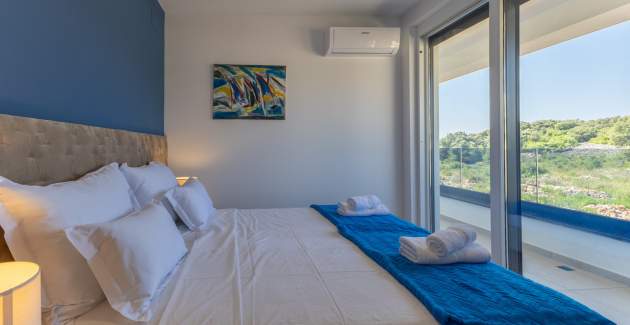Casagrande / Three-Bedroom with Balcony and Sea View A6
