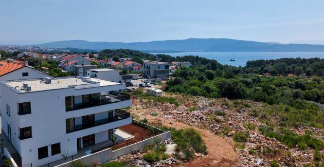 Casagrande / Three-Bedroom with Balcony and Sea View A6