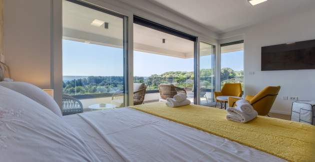 Casagrande / Three-Bedroom with Balcony and Sea View A6