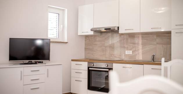 Romano Apartments A2 / One-Bedroom with Terrace