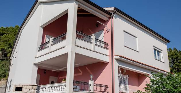 Romano Apartments A2 / One-Bedroom with Terrace