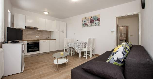Romano Apartments A2 / One-Bedroom with Terrace