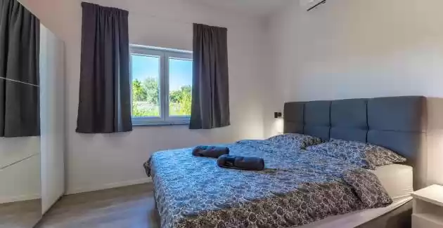 E&M Forest Retreat