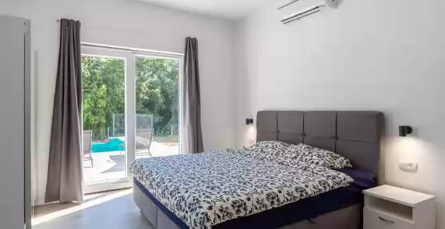 E&M Forest Retreat