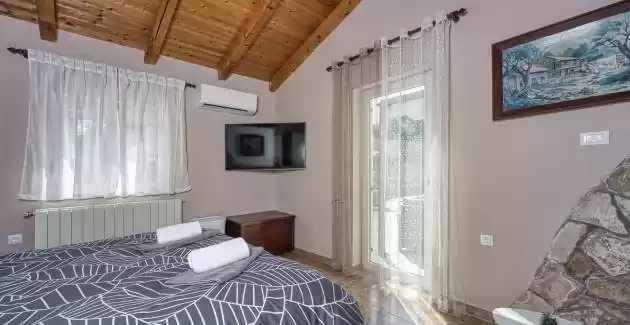 Romantic Studio Apartment with Private Pool