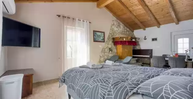 Romantic Studio Apartment with Private Pool