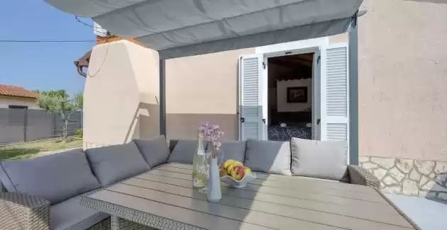 Romantic Studio Apartment with Private Pool