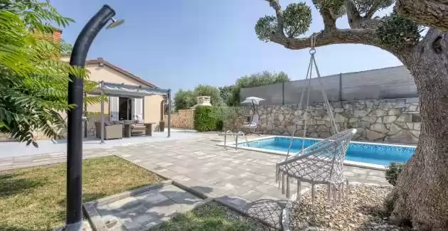 Romantic Studio Apartment with Private Pool