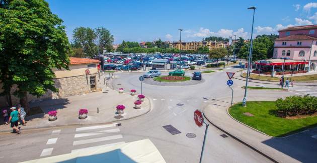 Apartman Mirjana s balkonom u centru grada