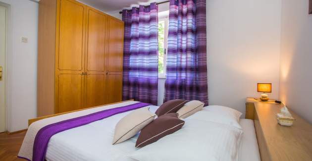 Apartman Mirjana s balkonom u centru grada