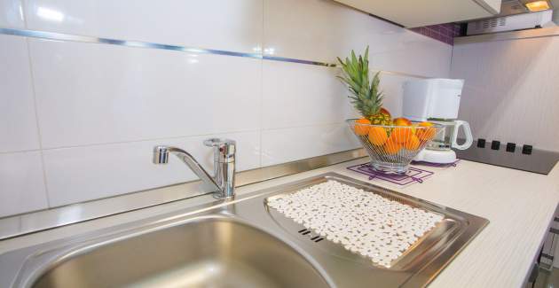 Apartman Mirjana s balkonom u centru grada