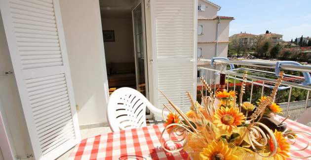 Spacious Apartment Peteh in Veli Maj with Sea view