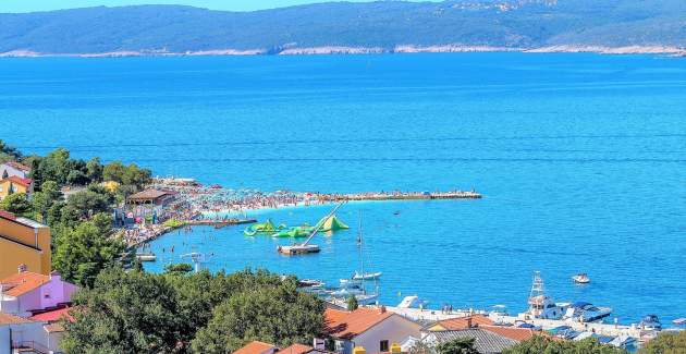 Apartment Queens II with Sea View -- Selce 