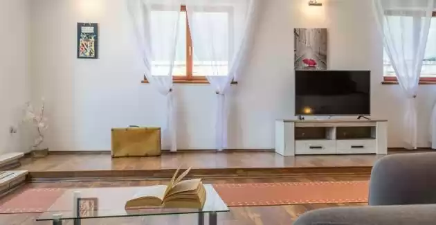Holiday House Ninetta