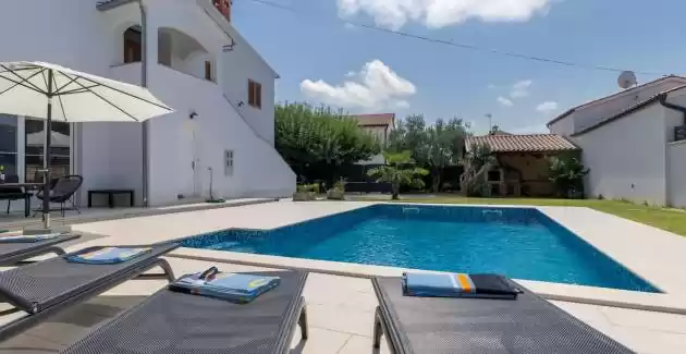 Holiday House Ninetta