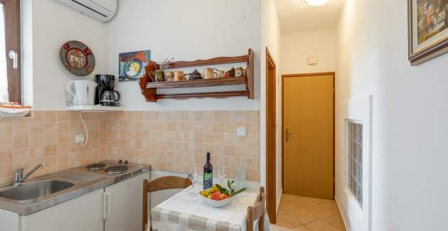 One-Bedroom Apartment Ruzica IV A2 with Balcony