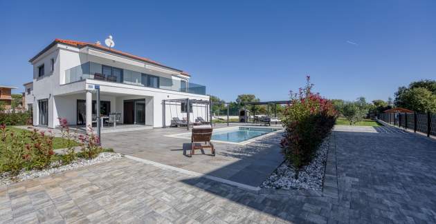 Villa Victoria -heated pool