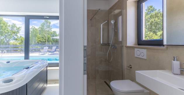 Villa Coriticum with Private pool and Jacuzzi