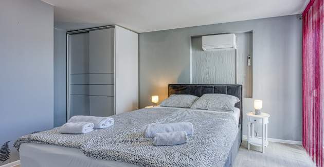 Four-Bedroom Apartment Magnolija 