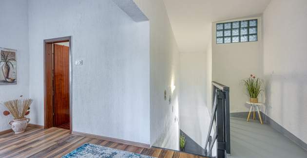 Four-Bedroom Apartment Magnolija 