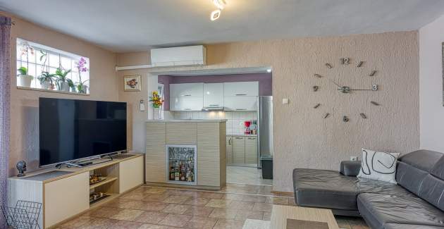 Four-Bedroom Apartment Magnolija 