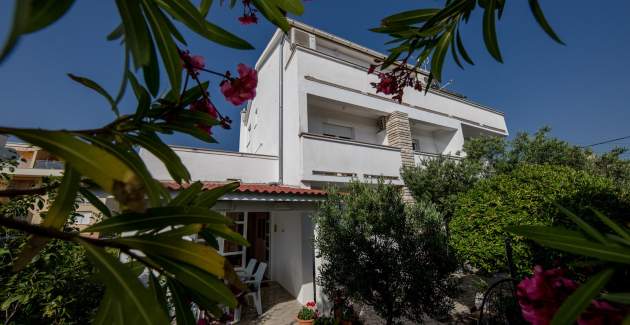 Mladenka / One-Bedroom Apartment No.2 with Sea View