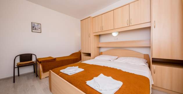 Mladenka / One-Bedroom Apartment No.2 with Sea View