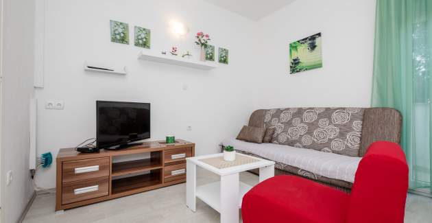 Mladenka / One-Bedroom Apartment No.2 with Sea View