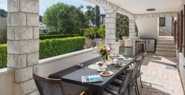 Apartman Rita A4 s velikom terasom i dvije spavaće sobe