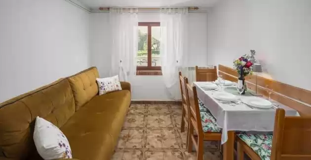 Apartman Rita A4 s velikom terasom i dvije spavaće sobe