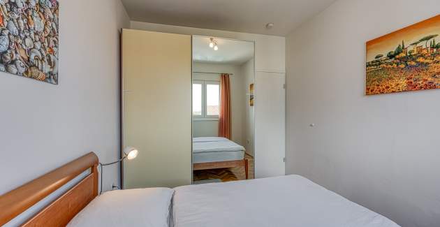 Apartment Pavluk with Balcony