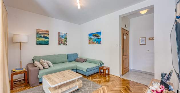 Apartment Pavluk with Balcony