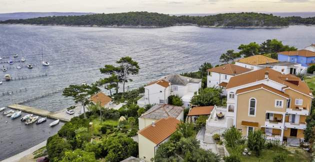 One-Bedroom Andro A2+2