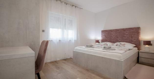 One-Bedroom Andro A2+2