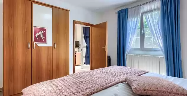 Apartman Nino A3 s terasom i zajedničkim bazenom