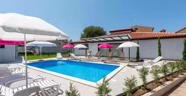 Apartman Nino A3 s terasom i zajedničkim bazenom