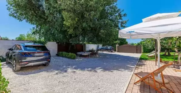 Apartman Nino A3 s terasom i zajedničkim bazenom