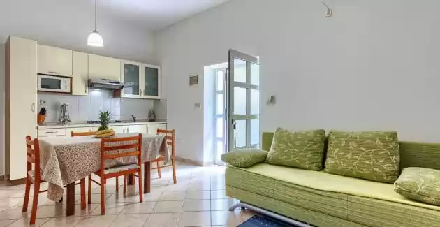 Nino A4 Apartment Terrasse und Gemeinschaftspool