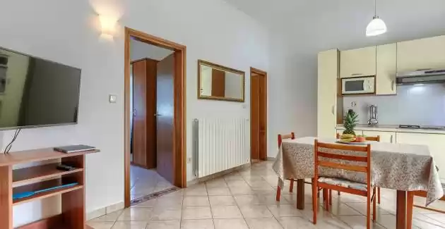 Nino A4 Apartment Terrasse und Gemeinschaftspool