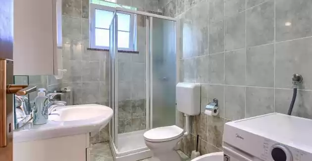 Nino A5 Apartment with Terrace and Shared Pool