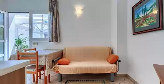 Nino A5 Apartment with Terrace and Shared Pool