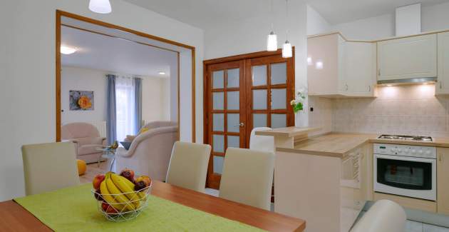 Holiday House Mikela