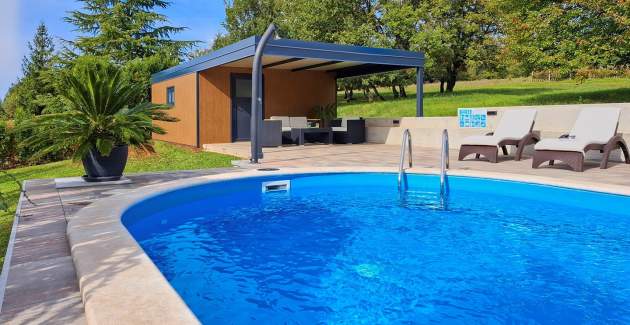 Holiday House Mikela