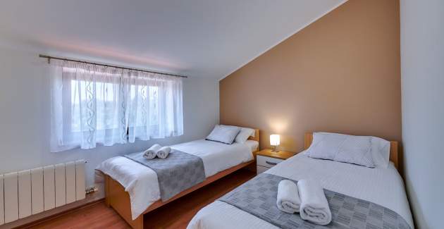 Holiday House Mikela