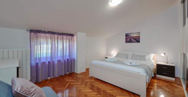 Holiday House Mikela