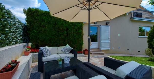 Holiday House Mikela