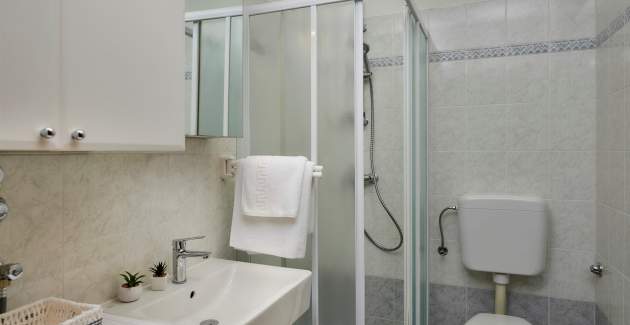 Holiday House Mikela