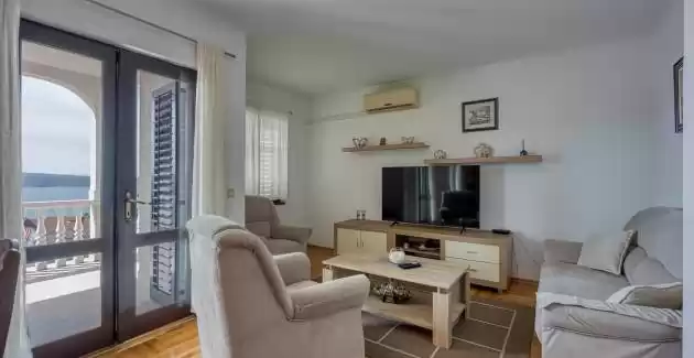 Three-Bedroom App Niko 3